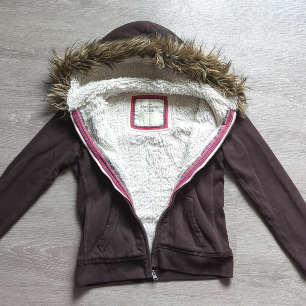 Abercrombie & Fitch Sweater
